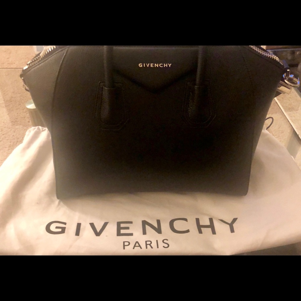 Authentic Medium Antigona Givenchy Bag